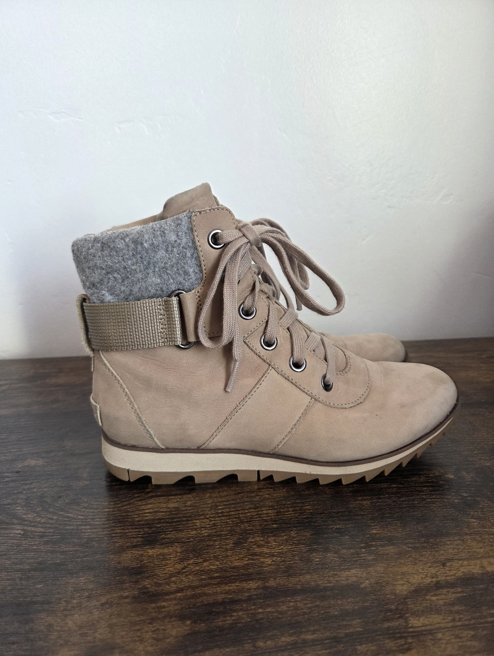 Sorel Lennox Boot Leather Tan Brown Mid Calf Outdoor Gorpcore Utility Women 7.5